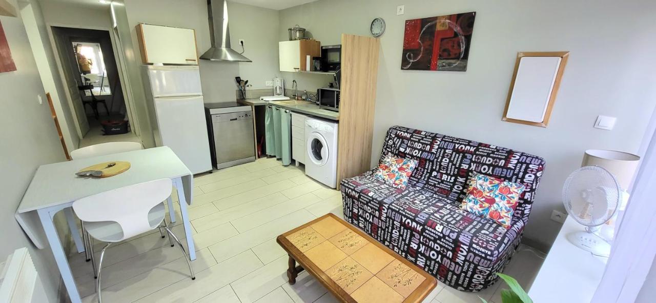 Residences Les Sansonnets "Appartements & Studios" Jonzac Esterno foto