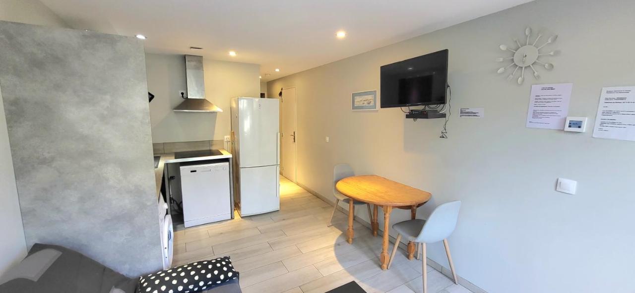 Residences Les Sansonnets "Appartements & Studios" Jonzac Esterno foto