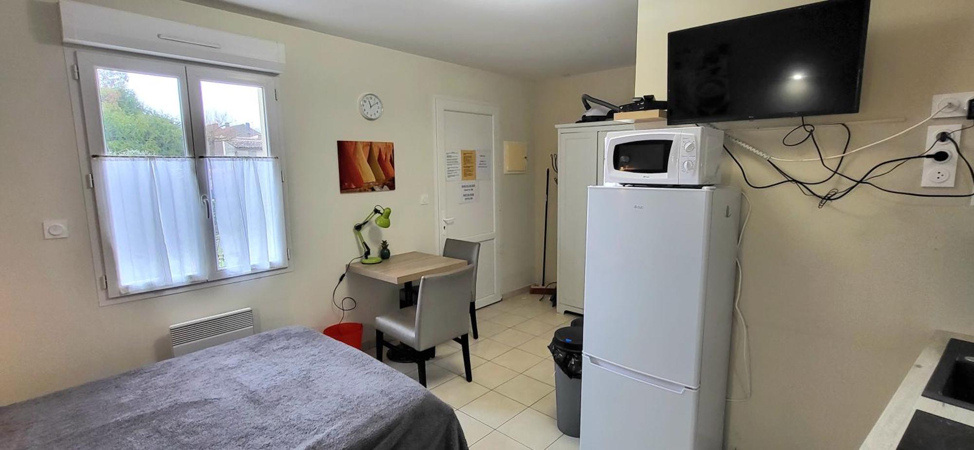Residences Les Sansonnets "Appartements & Studios" Jonzac Esterno foto