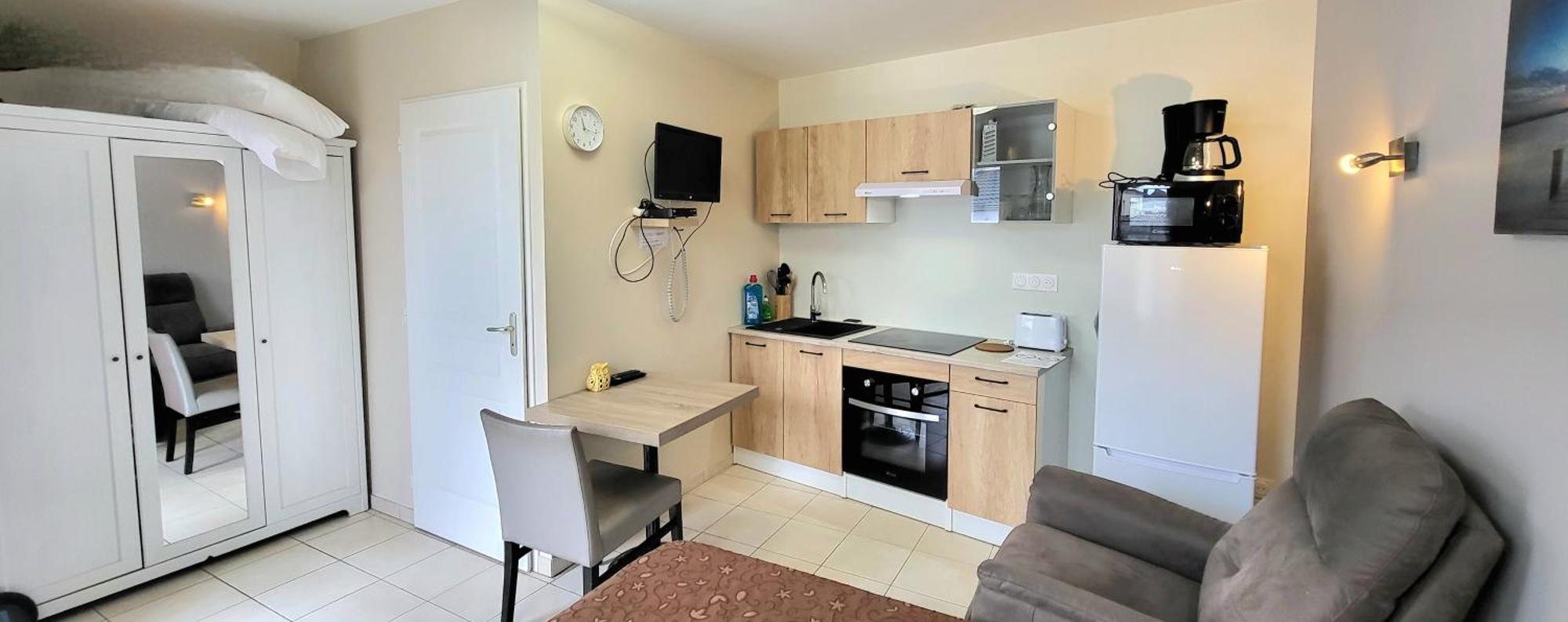 Residences Les Sansonnets "Appartements & Studios" Jonzac Esterno foto