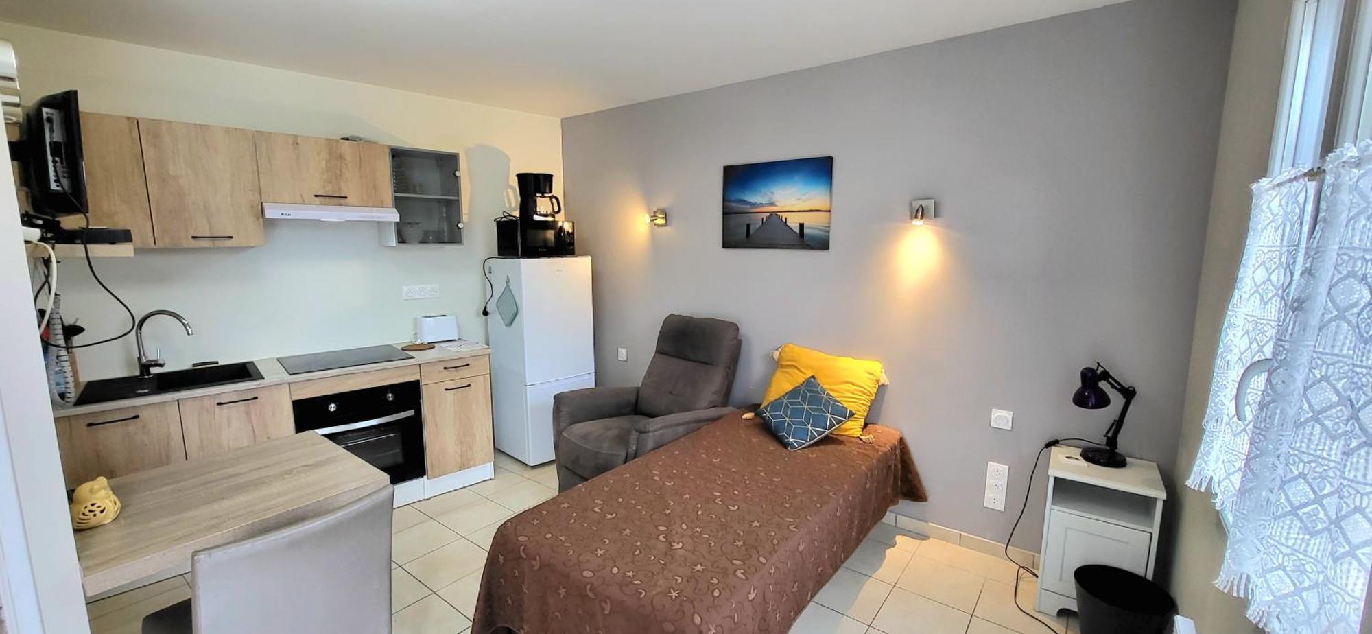 Residences Les Sansonnets "Appartements & Studios" Jonzac Esterno foto