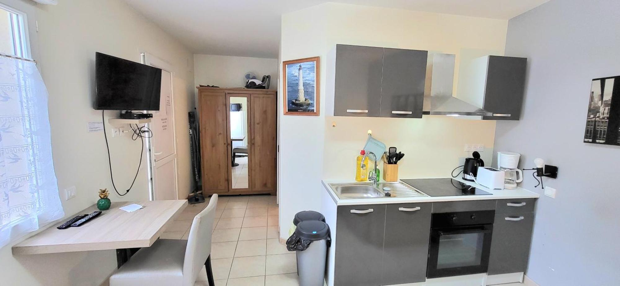 Residences Les Sansonnets "Appartements & Studios" Jonzac Esterno foto