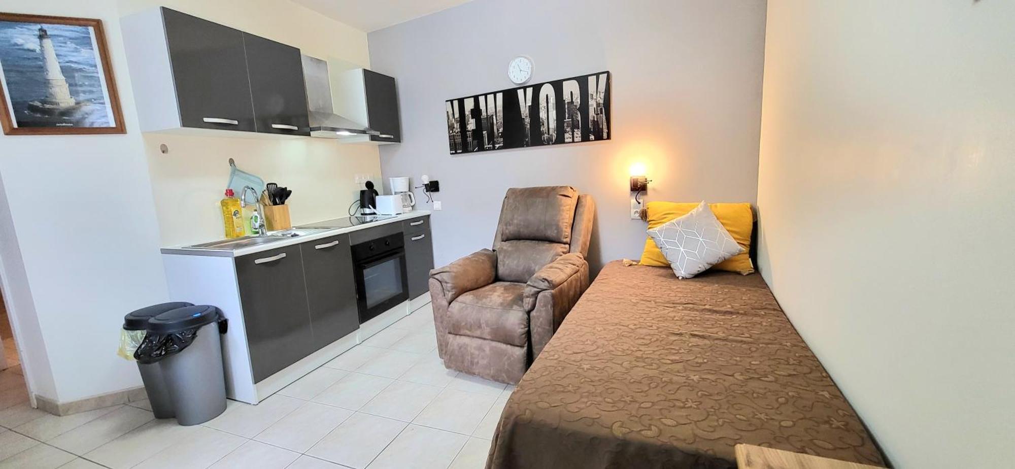 Residences Les Sansonnets "Appartements & Studios" Jonzac Esterno foto