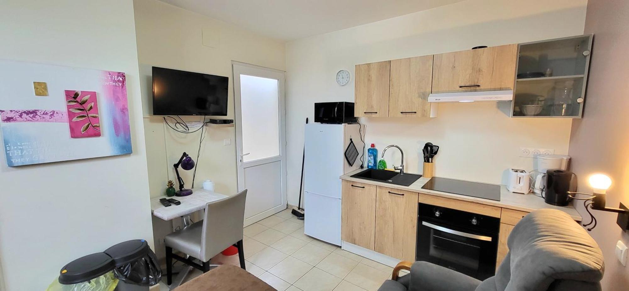 Residences Les Sansonnets "Appartements & Studios" Jonzac Esterno foto