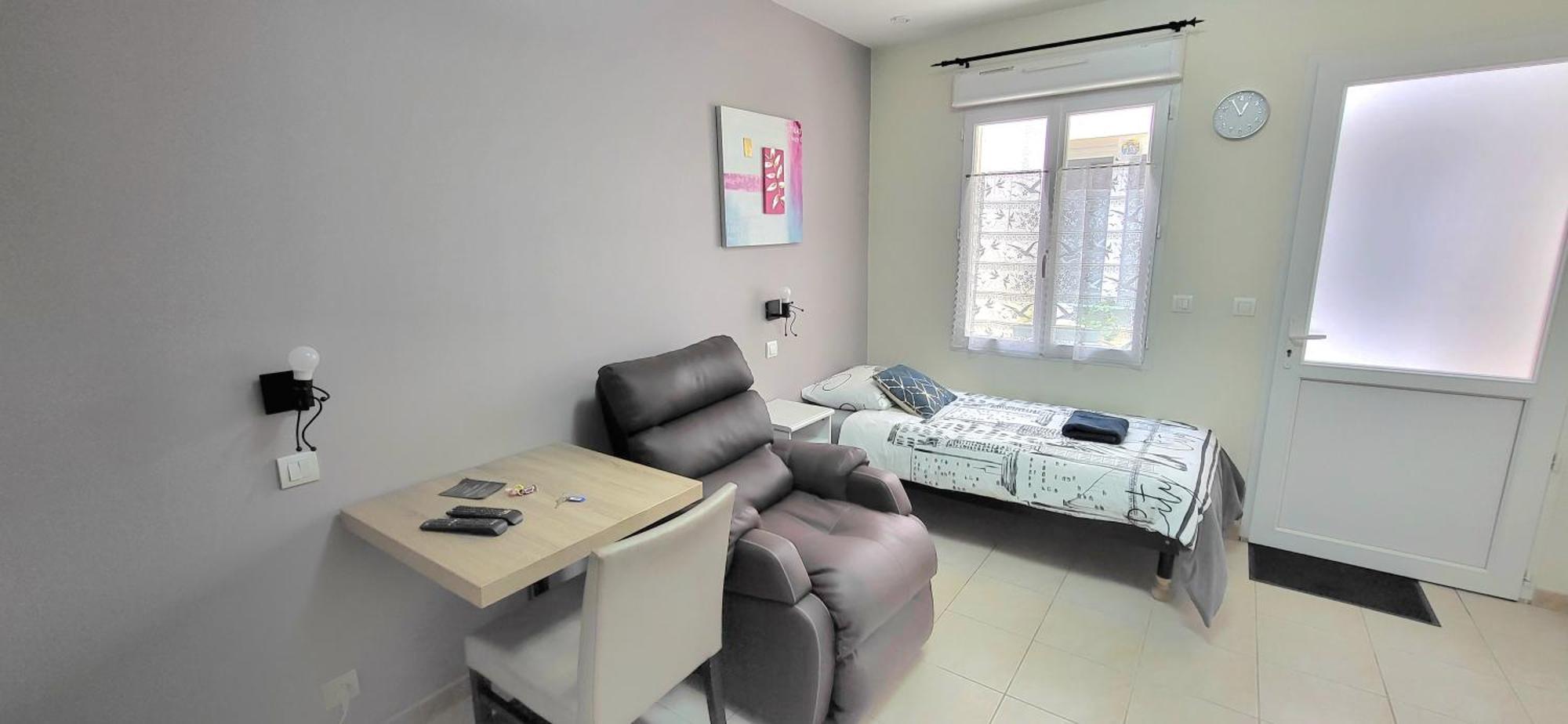 Residences Les Sansonnets "Appartements & Studios" Jonzac Esterno foto