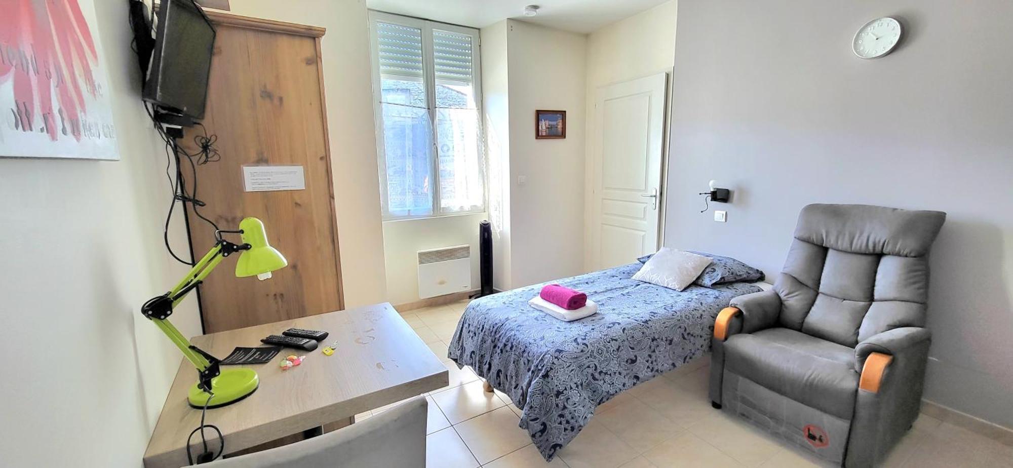 Residences Les Sansonnets "Appartements & Studios" Jonzac Esterno foto