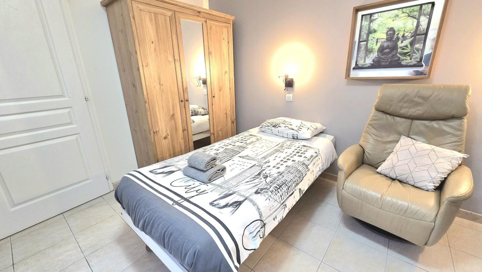 Residences Les Sansonnets "Appartements & Studios" Jonzac Esterno foto